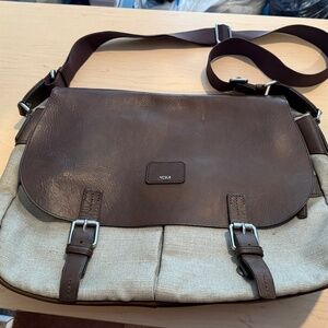 LARGE TUMI BAG